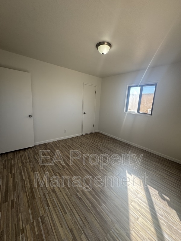 Building Photo - 10017 Los Arboles Ave NE