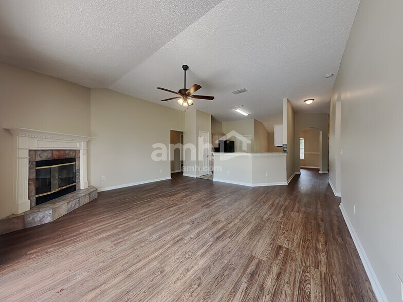 Building Photo - 3171 Highland Grove Dr