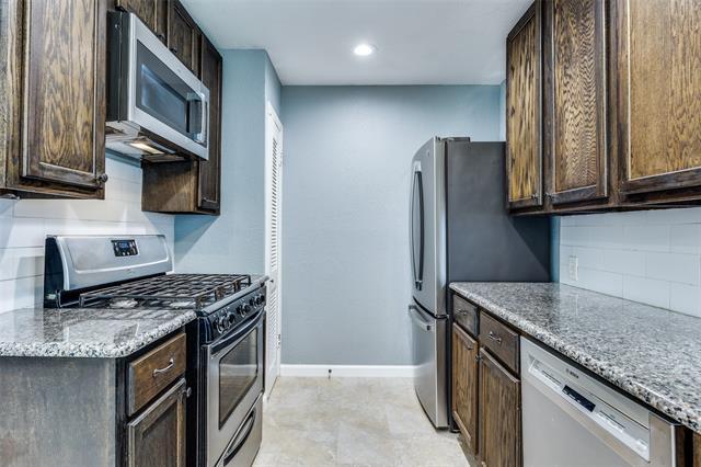 Building Photo - 8935 Clearwater Dr