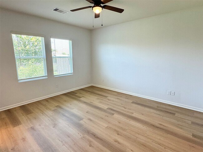 Building Photo - 10141 Pappas Dr