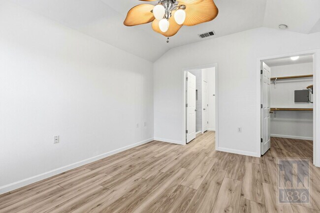 Building Photo - 606 Colonial Park Blvd