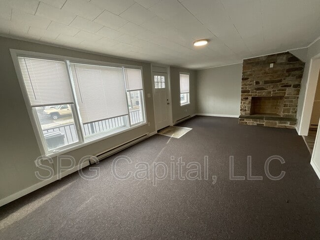 Building Photo - 218 N Pitt St