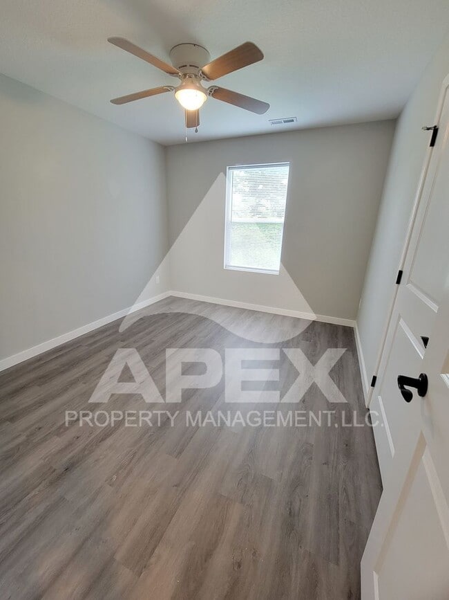 Building Photo - Recently Built 3Bd - 2 Ba Single Family Ho...