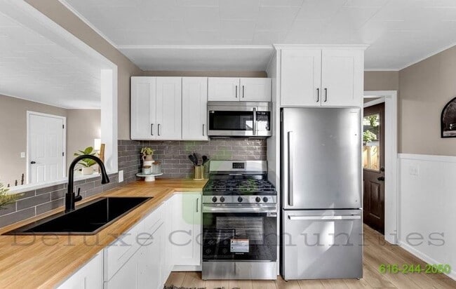 Building Photo - Brand New Remodel, Stunning 2 Bed Ranch Home