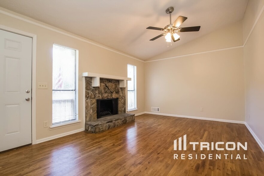 Building Photo - 4063 Tanglewood Rd