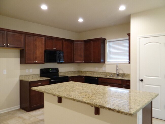 Building Photo - Beautiful Home for Lease in Denham Springs