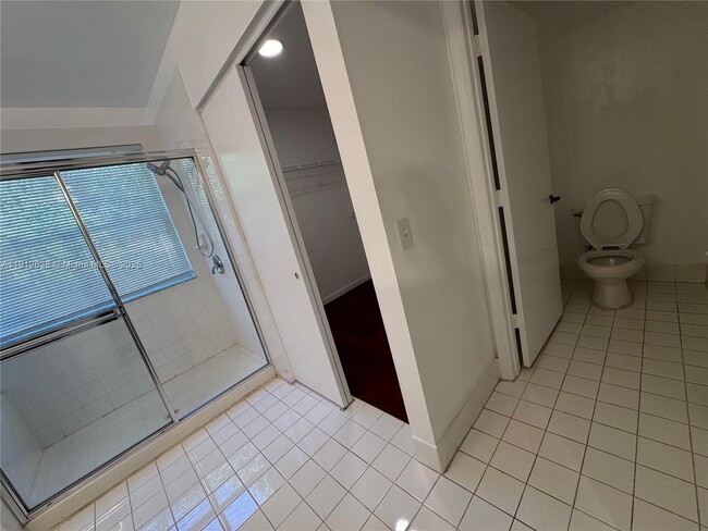 Building Photo - 16881 SW 1st Manor