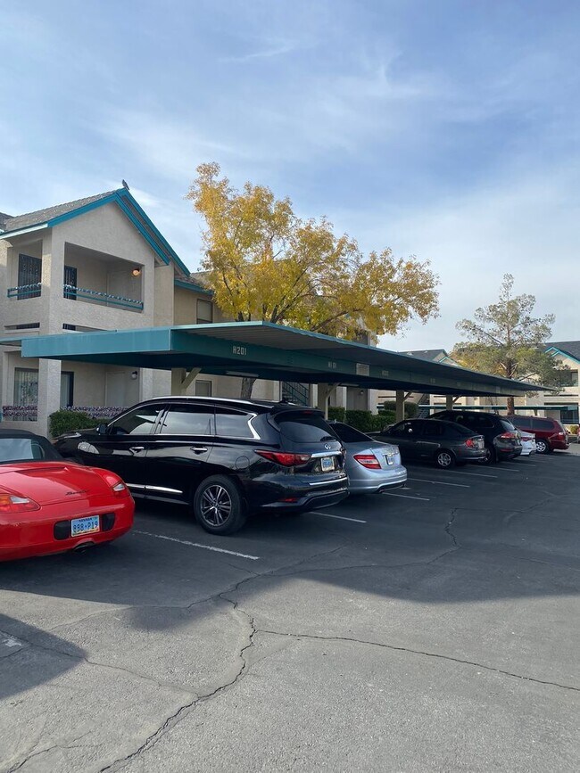 Building Photo - AMERICANA Property Mgmt - 1 bed Condo in Gated Community near The Strip