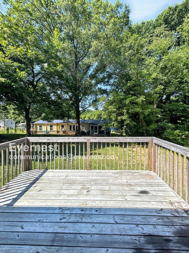 Building Photo - 700 NC-161
