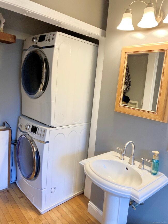 Building Photo - 37 Newfane Rd