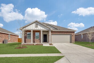 Building Photo - 1819 Wolf Run