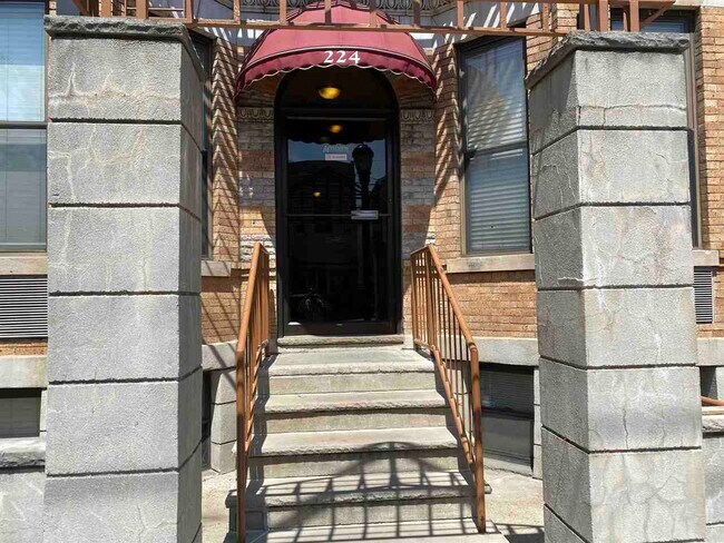 Building Photo - 222-224 48TH ST-