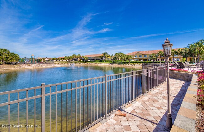 Building Photo - 746 Ventura Dr