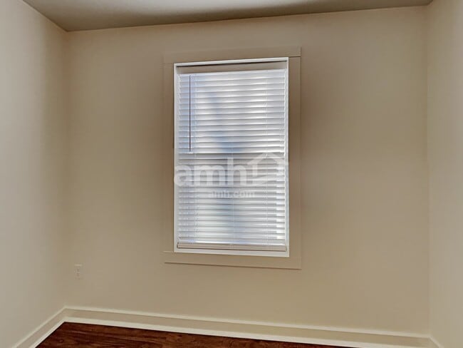 Building Photo - 11755 Altamont St