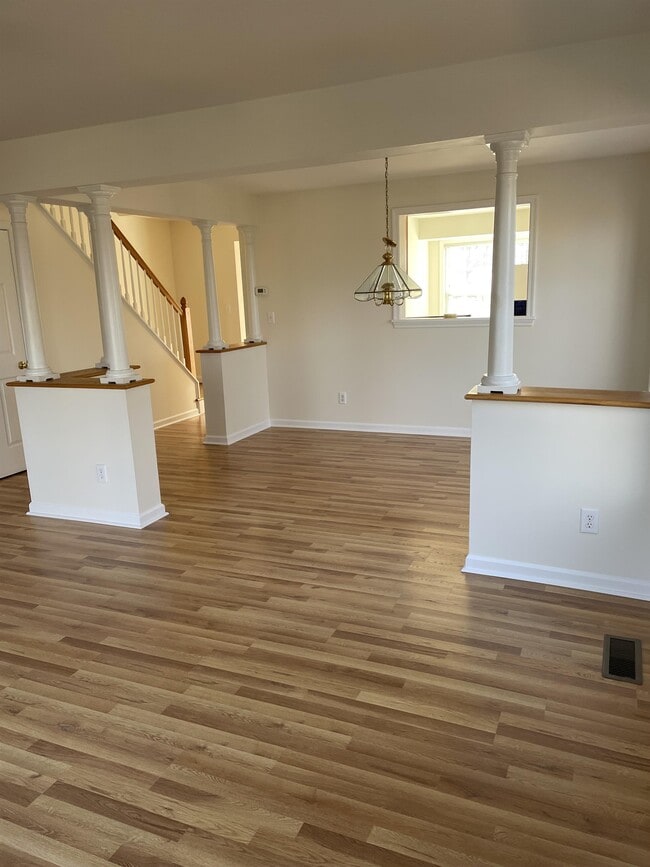 Building Photo - 1435 Glenside Green Ct