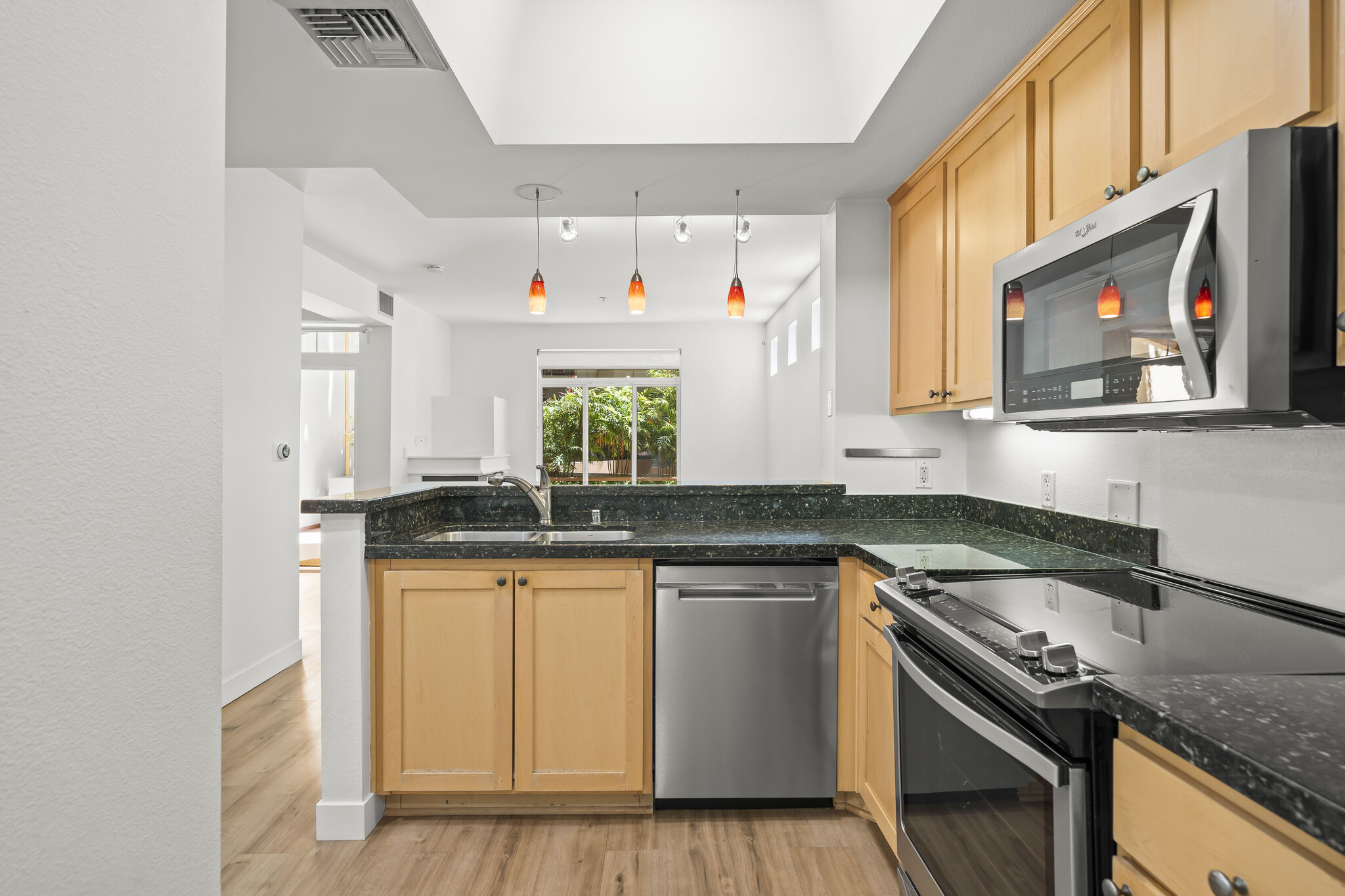 Building Photo - 2400 5Th Ave