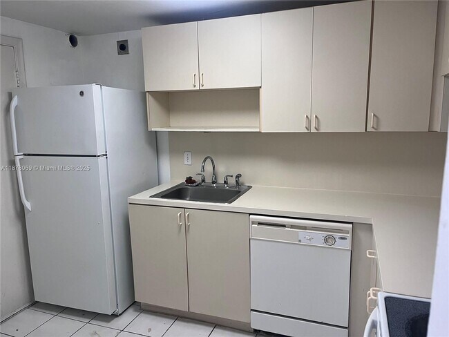 Building Photo - 9970 SW 88th St