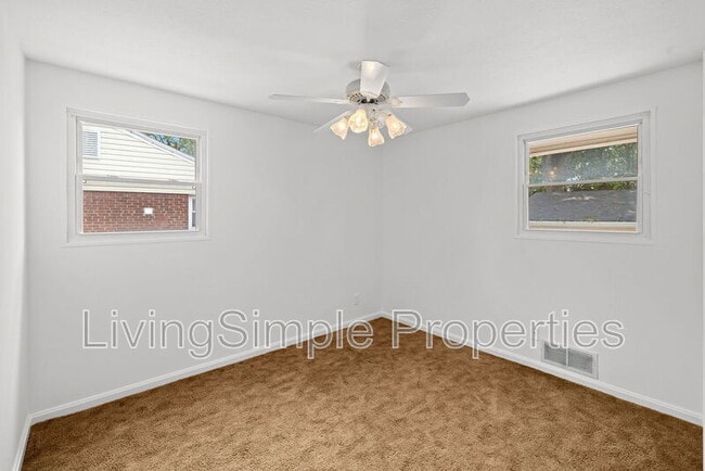 Building Photo - 1207 Brooke Dr
