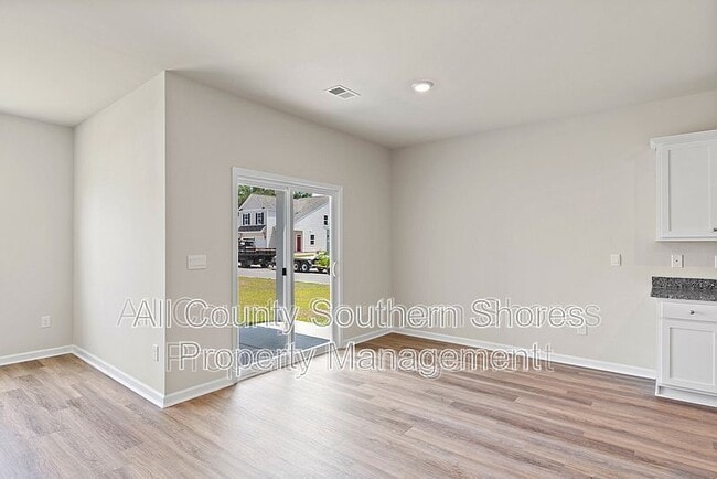 Building Photo - 215 Konik St