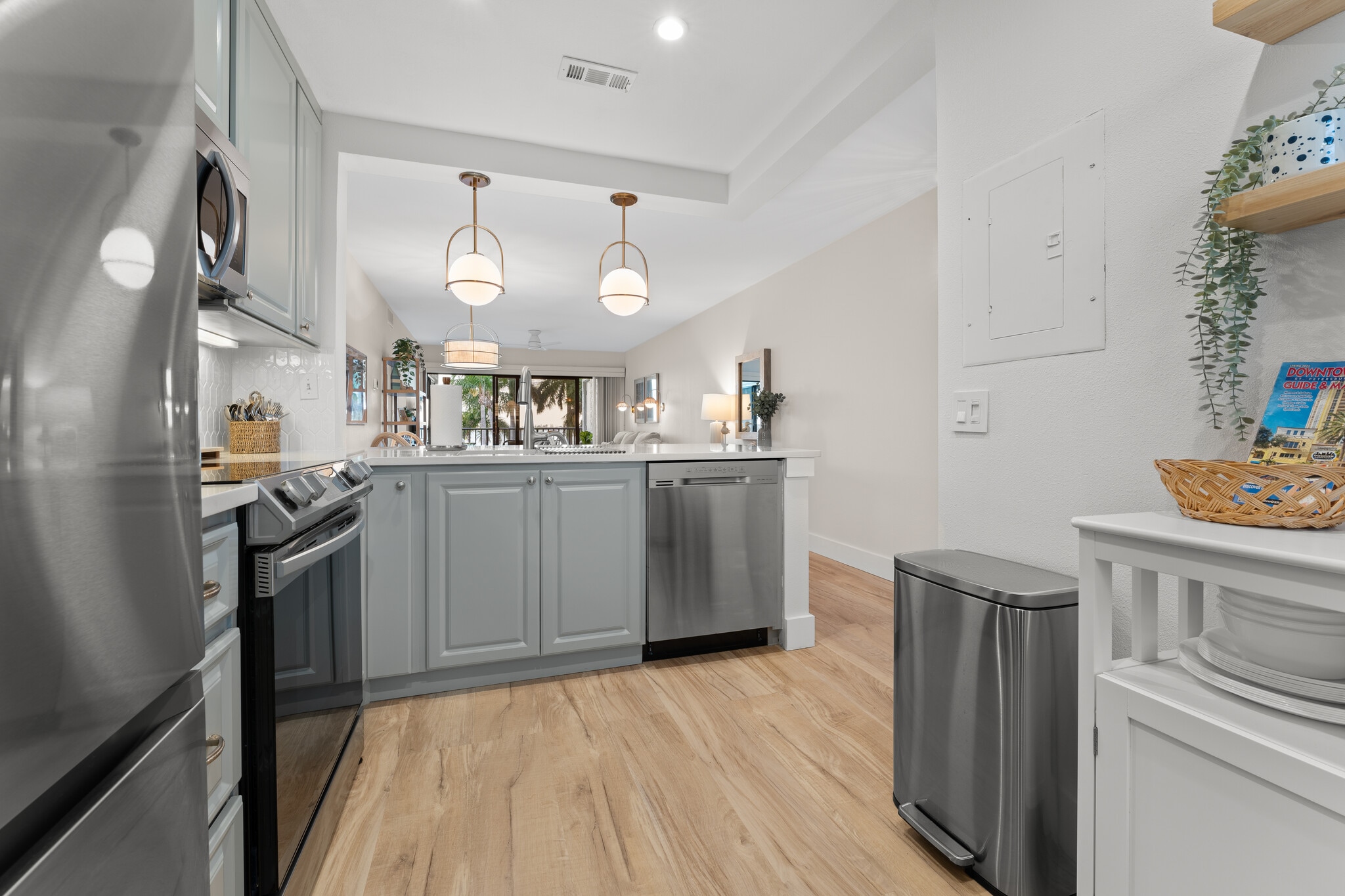 Building Photo - 6287 Bahia del Mar Cir