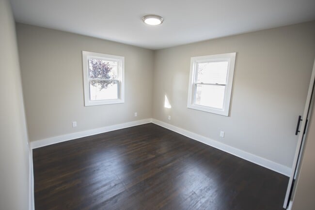 Building Photo - 5859 Porter Rd