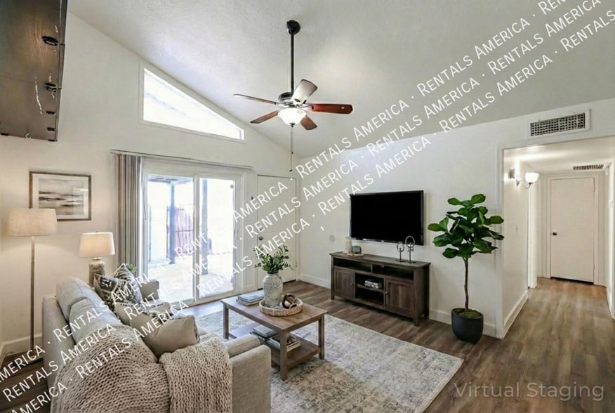 Building Photo - 712 N Santa Barbara