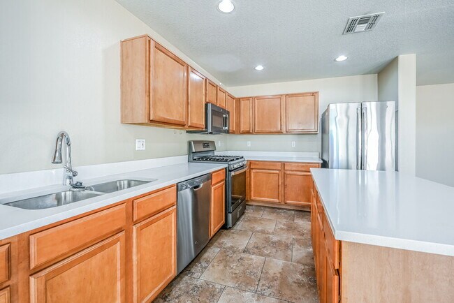 Building Photo - 3221 W Cavedale Dr