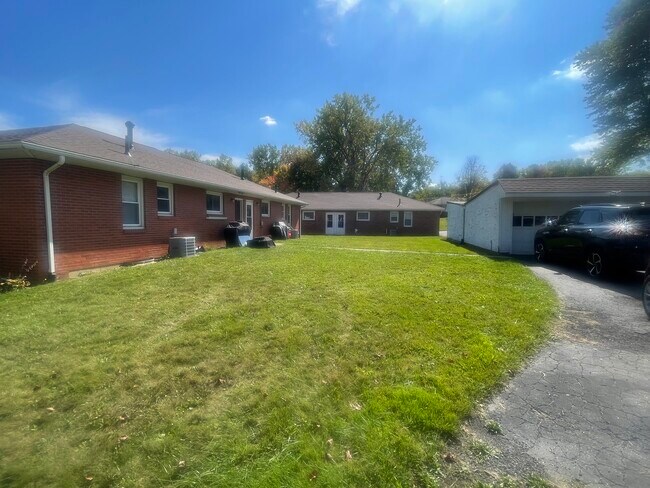 Building Photo - 462 Bartley Ave