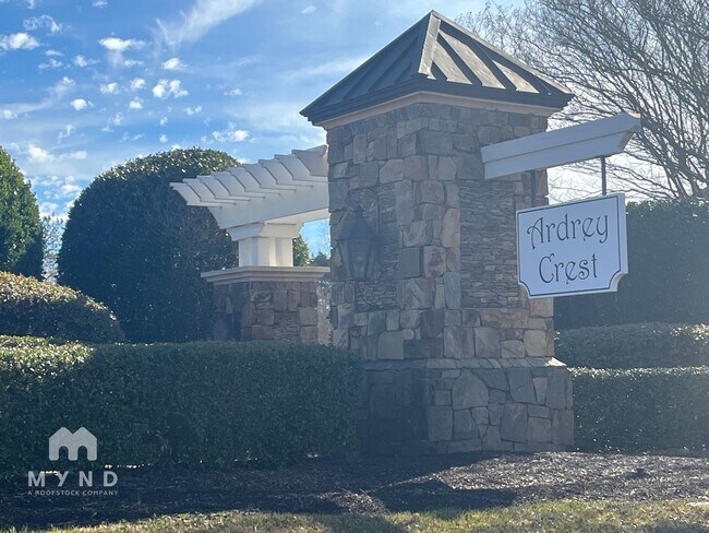 Building Photo - 10512 Royal Winchester Dr