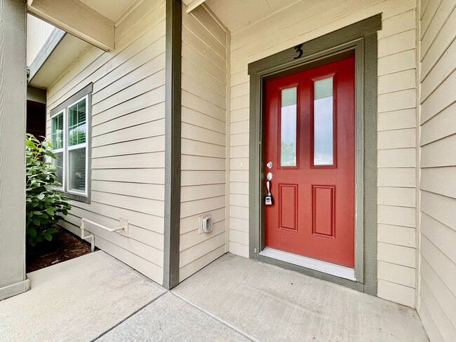 Primary Photo - Beautiful 3 bed, 3 bath Townhome in West W...