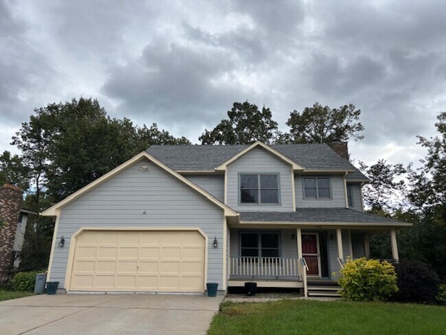 Building Photo - Spacious 4 BR/4 BA Single-Family Home in a Beautiful Wayzata/Minnetonka Neighborhood!