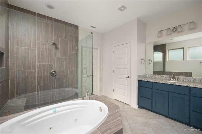 Building Photo - 21 Escondido Pass