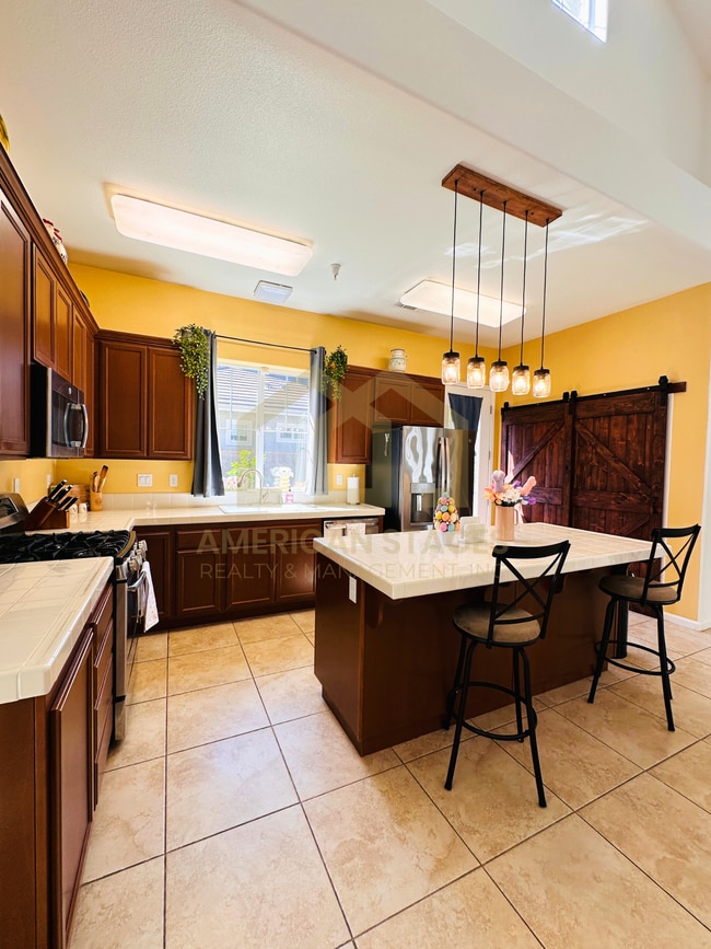 Building Photo - 1623 Barolo Pl