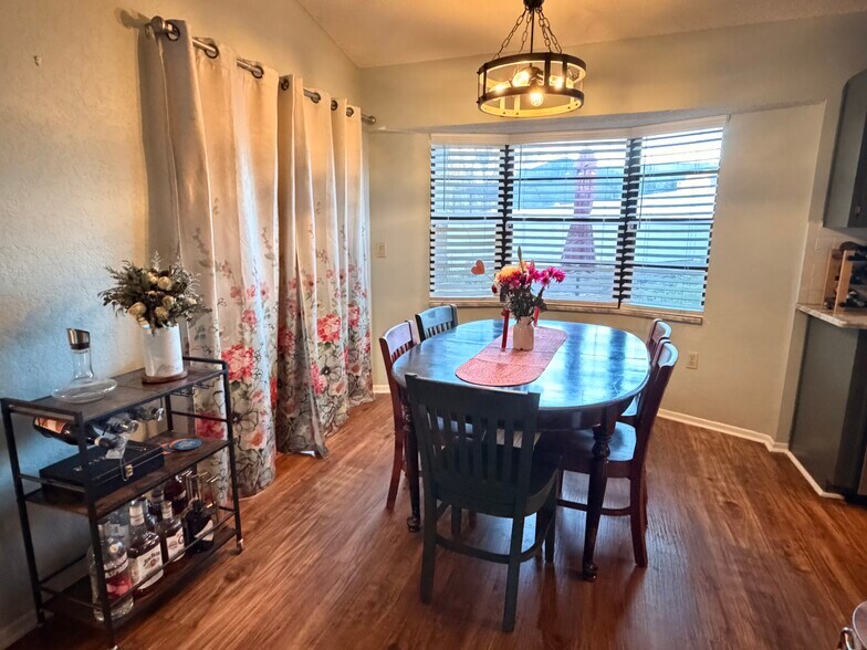 Building Photo - 7308 Fairwood Ave