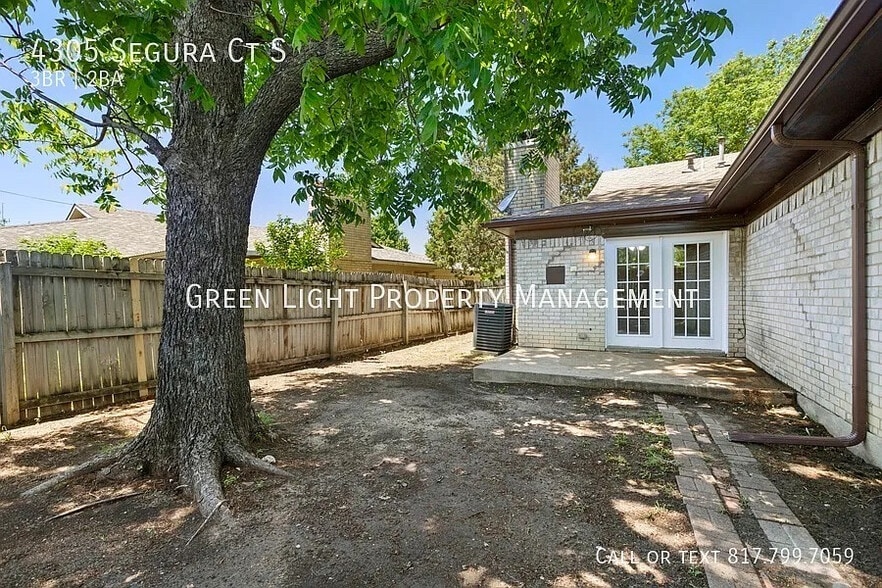 Building Photo - Room in Duplex on Segura Ct S