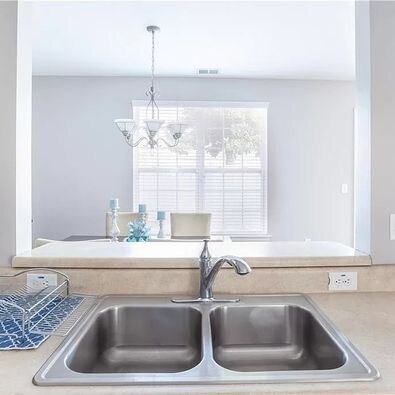 Building Photo - 1044 Grace Hill Dr