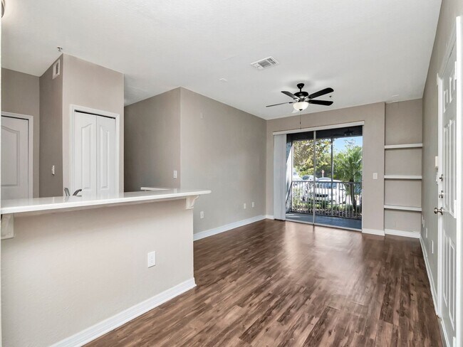 Building Photo - Ground Floor 2 Bedroom 1 Bathroom in Riverview, FL - Walk to Riverview Theater