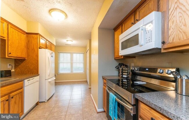 Building Photo - 6006 Bobcat Ct