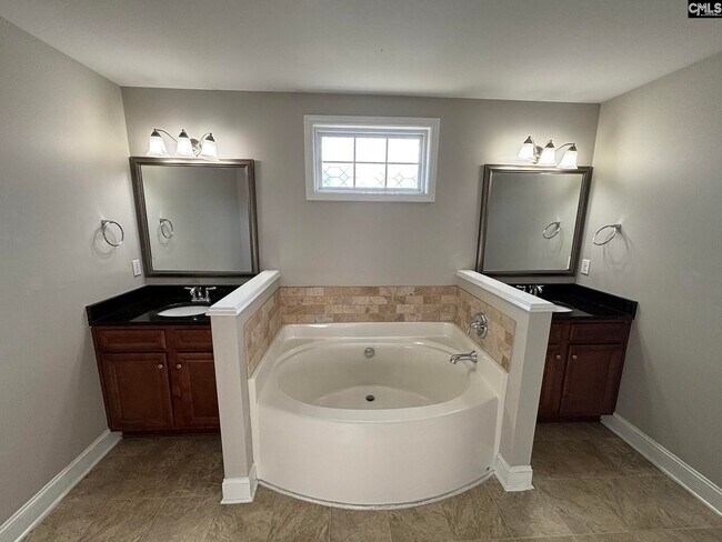 Building Photo - 716 Stonebury Cir