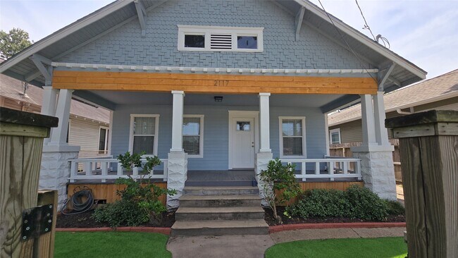 Building Photo - 2117 Marion St