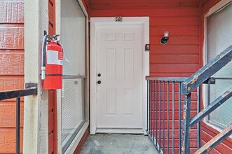 Building Photo - 9805 Walnut St