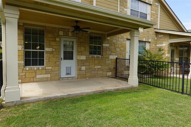 Building Photo - 16100 S Great Oaks Dr