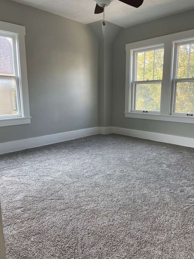 Building Photo - 4923 Chicago St