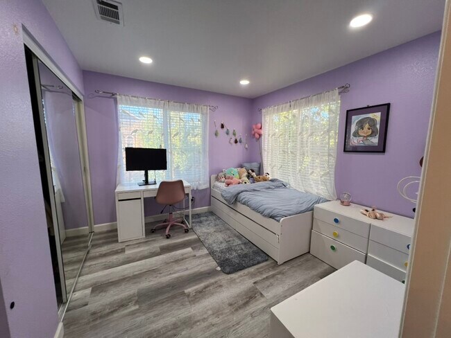 Building Photo - 4910 Hibernia Dr