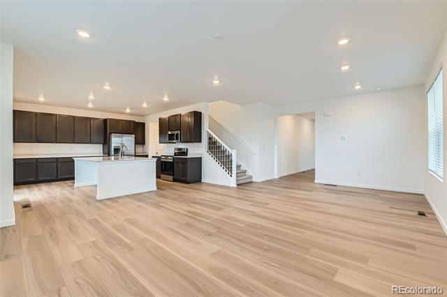 Building Photo - 4858 Astor Pl