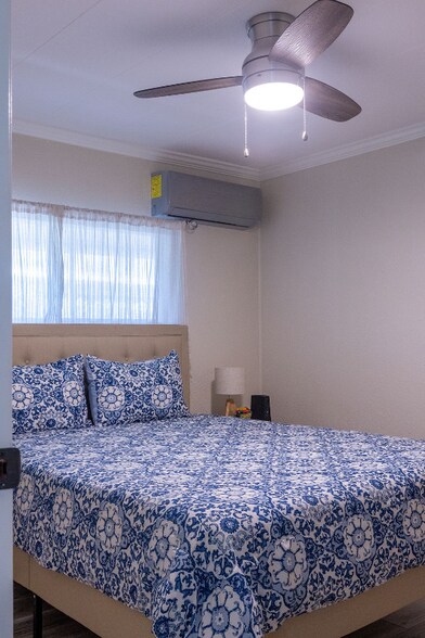 Building Photo - 1010 Palm Canyon Dr