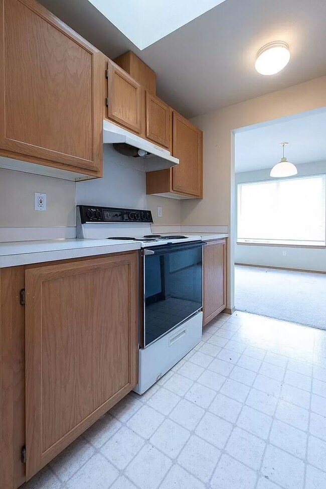 Building Photo - 218