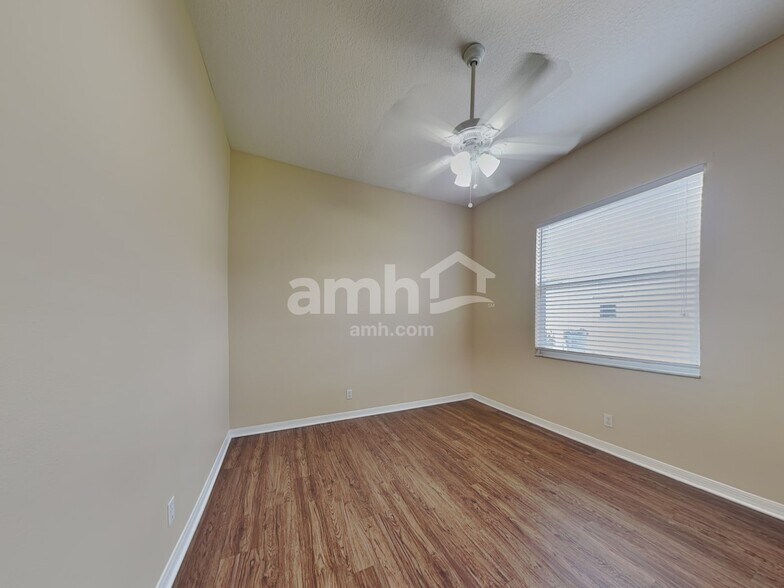 Building Photo - 4817 76th Ct E