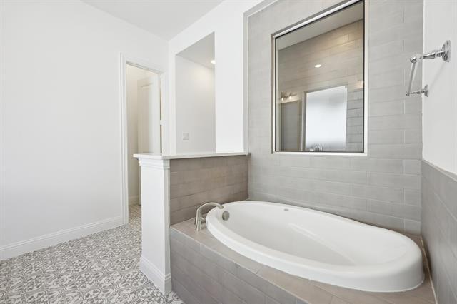 Building Photo - 4101 Hawthorn Dr