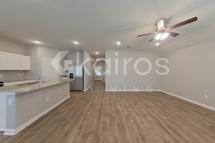 Building Photo - 410 Mango Dr